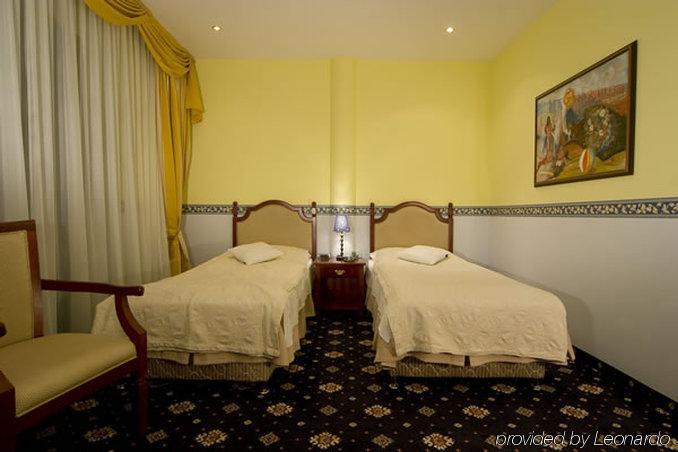 Hotel Alexander'S Nitra Room photo
